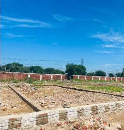 Plot/ Land in Iradatganj Allahabad