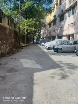 रेस कोर्स, देहरादून मे प्लाट / जमीन