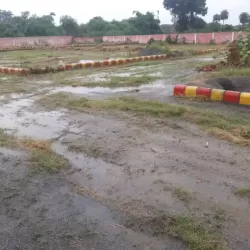 Plot/ Land in Bhatta Gaon Jhansi