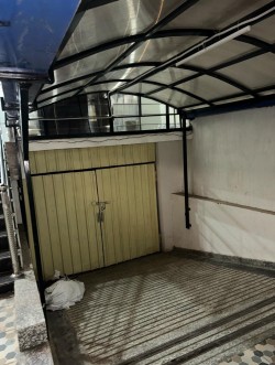 Commercial property for rent in Golghar